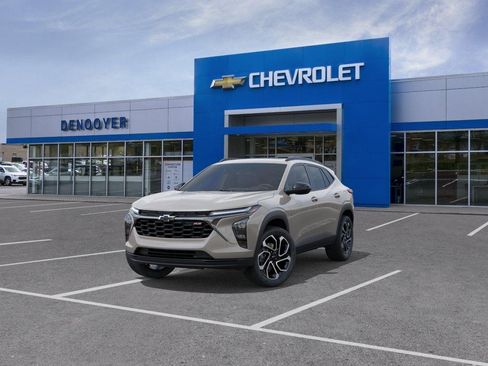 New 2026 Chevrolet Trax RS w/ Sunroof Package FWD image 8
