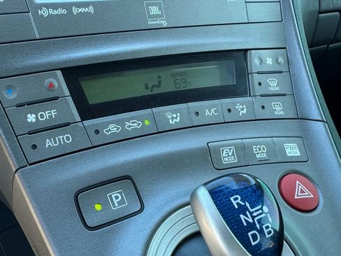 Used 2015 Toyota Prius Four image 29