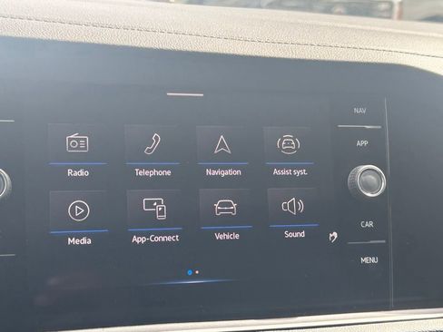 Used 2023 Volkswagen Jetta SEL FWD image 16