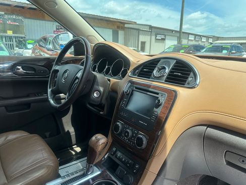 Used 2016 Buick Enclave Leather FWD image 8