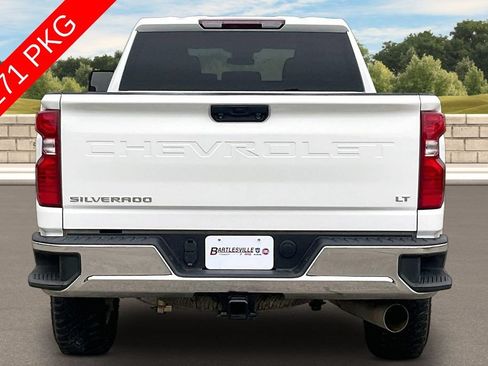 Used 2025 Chevrolet Silverado 2500 LT AWD/4WD image 4