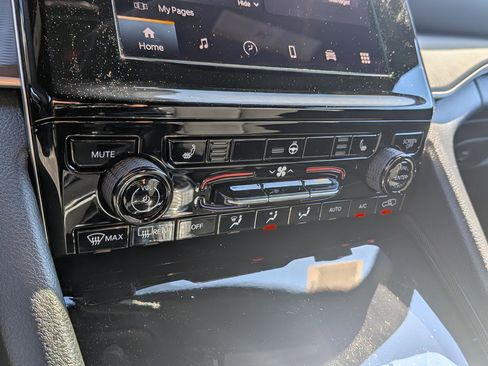 New 2025 Jeep Grand Cherokee Altitude image 19