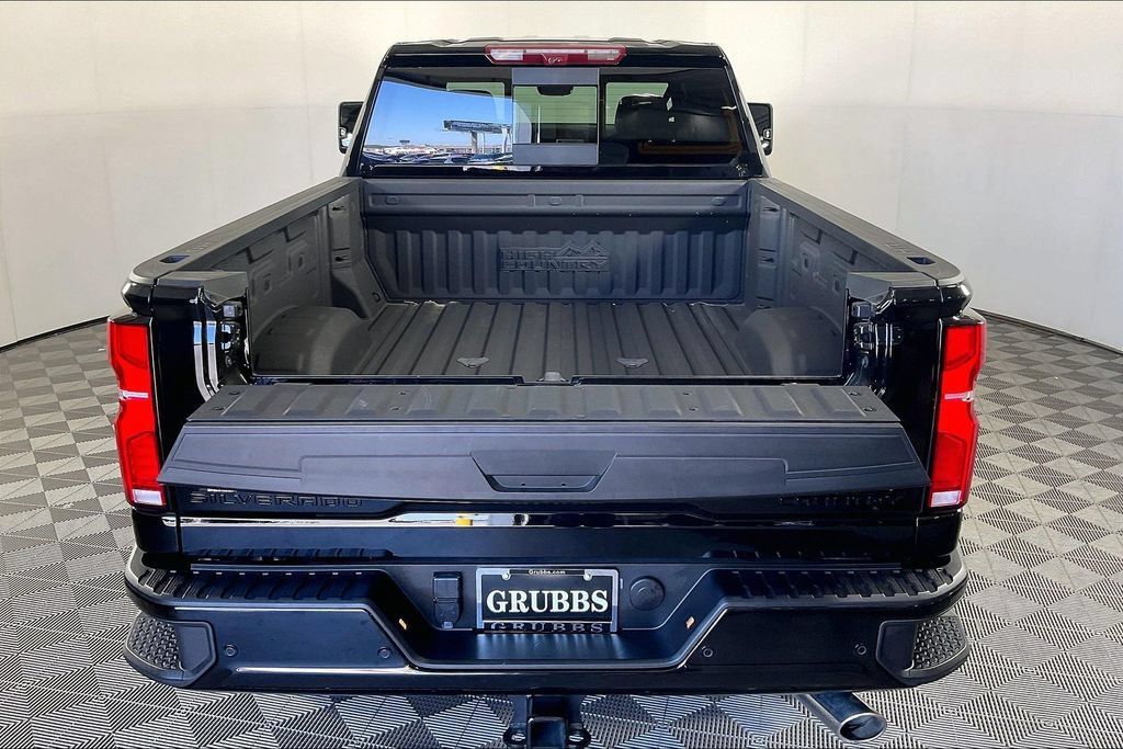 Used 2024 Chevrolet Silverado 2500 High Country w/ High Country Premium Package AWD/4WD image 36