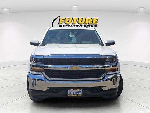 Used 2018 Chevrolet Silverado 1500 LT w/ LT Eassist Package AWD/4WD image 2