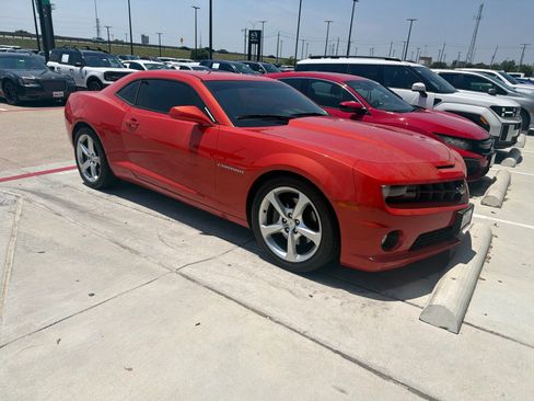 Used 2013 Chevrolet Camaro SS RWD image 3