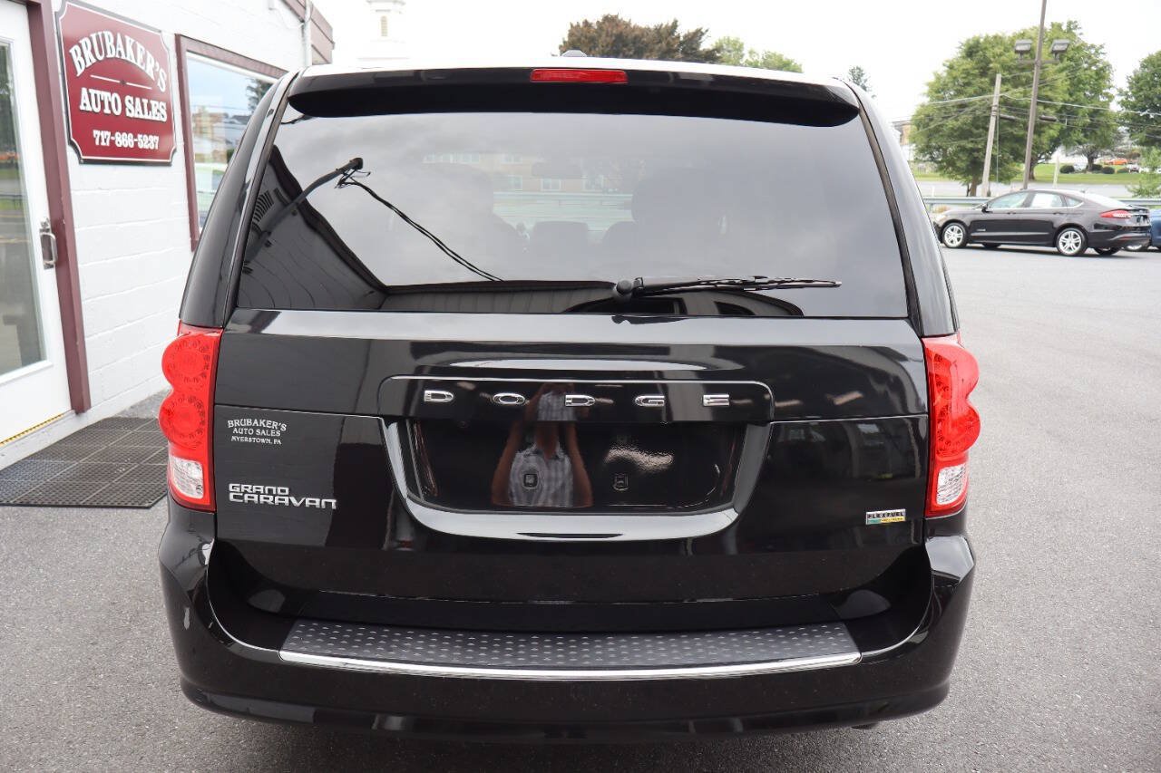 Used 2018 Dodge Grand Caravan SE w/ UConnect Hands-Free Group FWD image 3