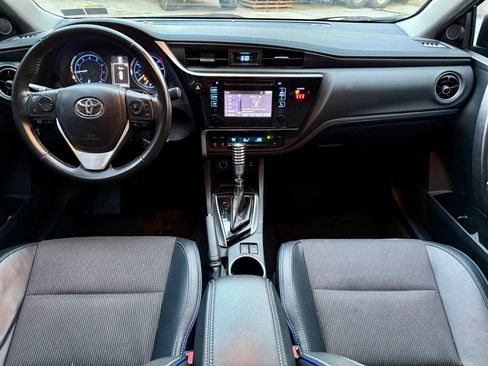 Used 2018 Toyota Corolla SE image 12