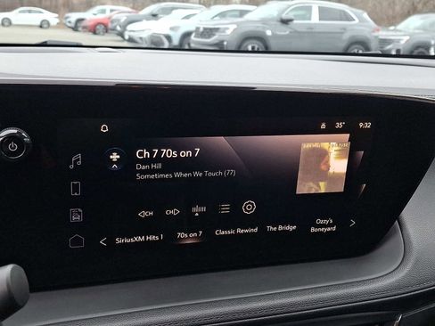 Used 2024 Buick Encore GX Sport Touring image 17