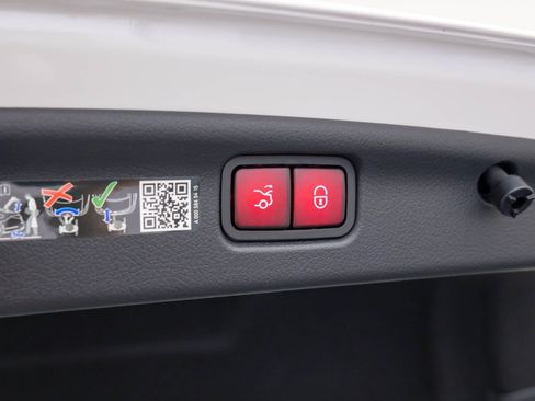 New 2025 Mercedes-Benz C 300 C 300 image 31