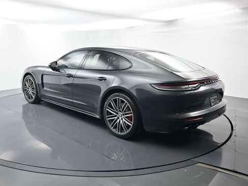 Used 2022 Porsche Panamera 4S image 3