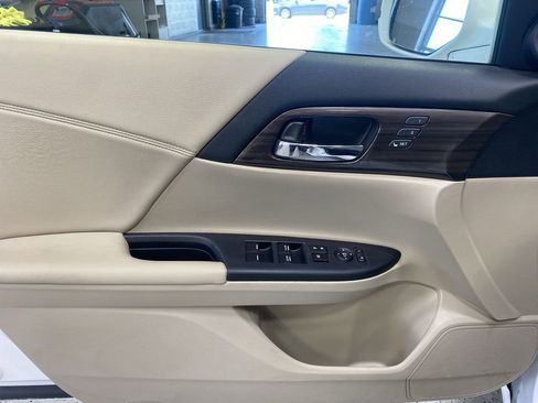 Used 2016 Honda Accord EX-L image 31