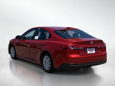 Used 2026 Toyota Camry LE w/ Convenience Package FWD image 4