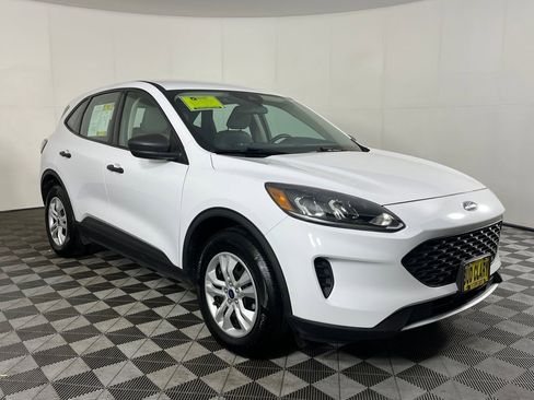 Used 2020 Ford Escape S image 3