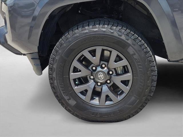 Used 2023 Toyota Tacoma SR5 AWD/4WD image 21