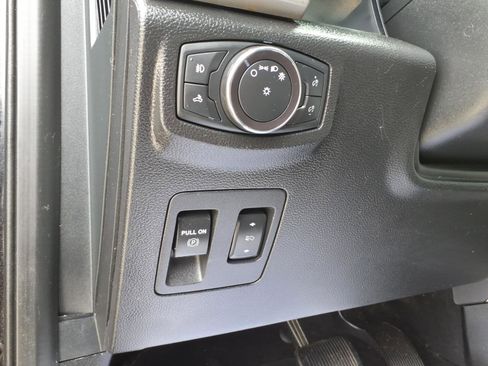 Used 2019 Ford F150 Lariat w/ Equipment Group 502A Luxury AWD/4WD image 18