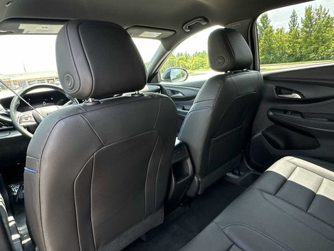 Certified 2025 Buick Envista Sport Touring FWD image 19