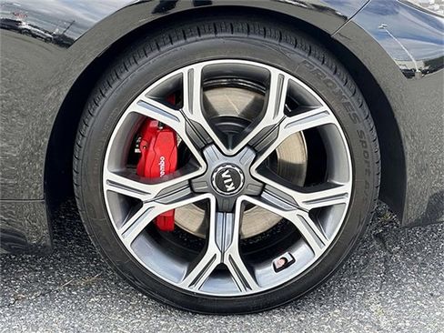 Used 2020 Kia Stinger GT2 image 9