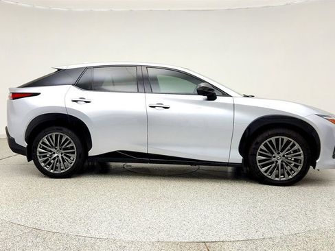 Used 2023 Lexus RZ 450e Premium w/ Accessory Package (A2) AWD/4WD image 4