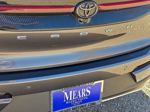 Used 2023 Toyota Crown Limited image 18