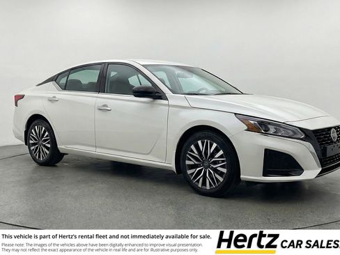Used 2025 Nissan Altima 2.5 SV FWD image 1