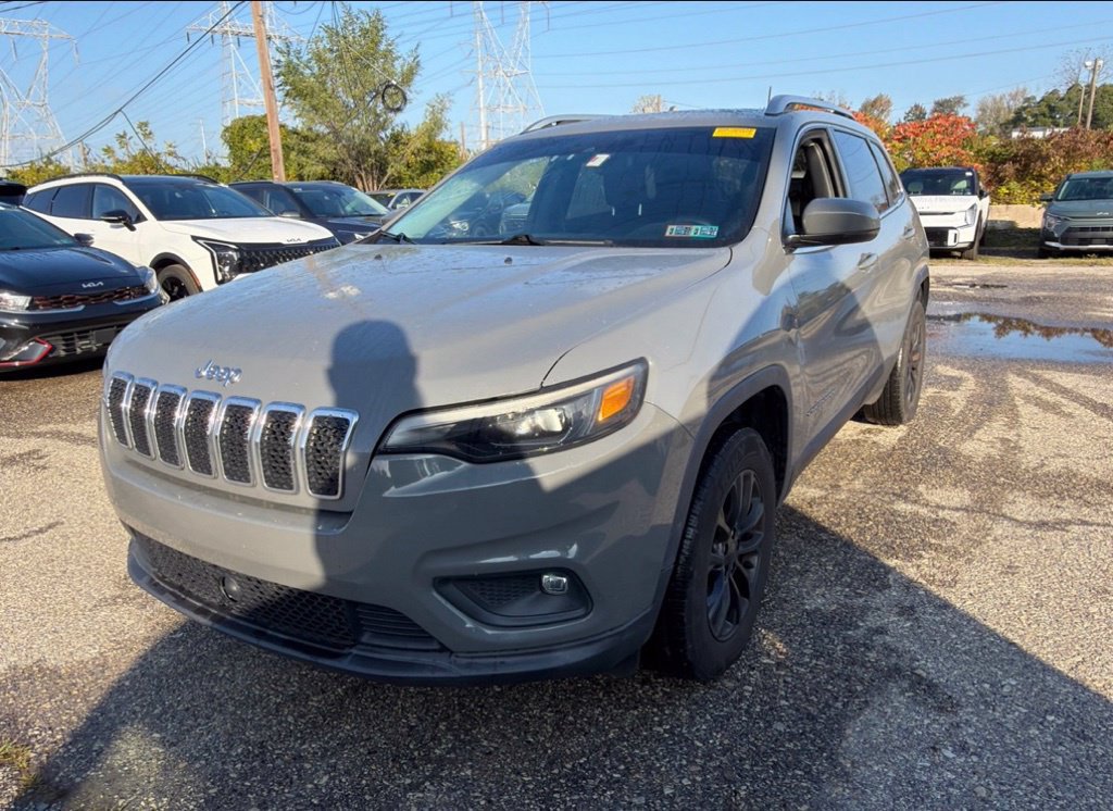 Used 2021 Jeep Cherokee Latitude Lux w/ Sun & Sound Group AWD/4WD image 1