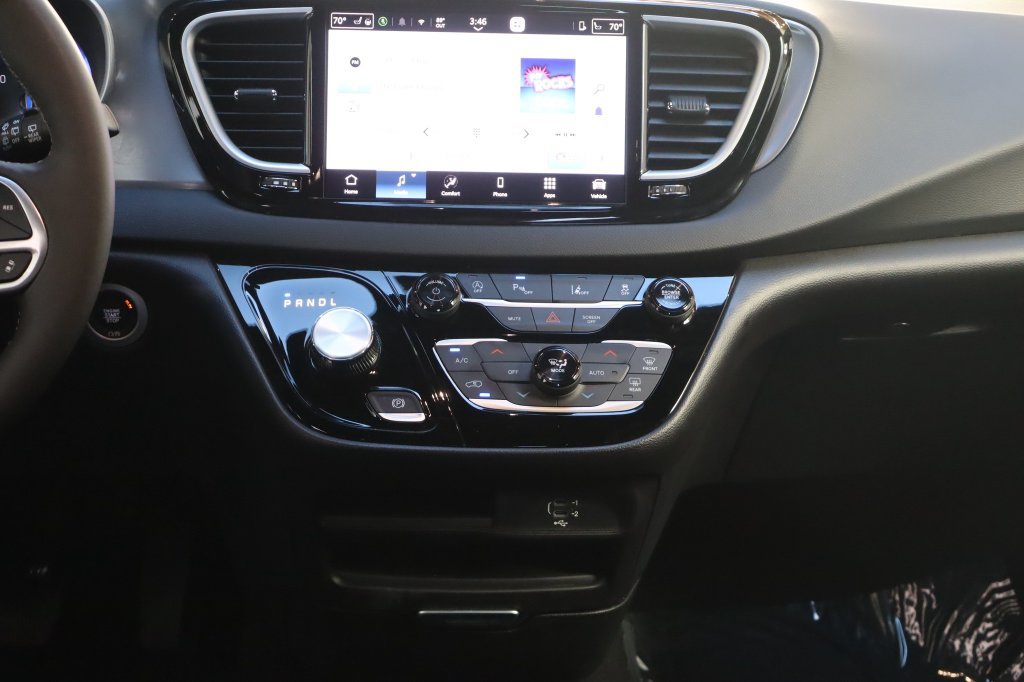 Used 2026 Chrysler Pacifica Select FWD image 36