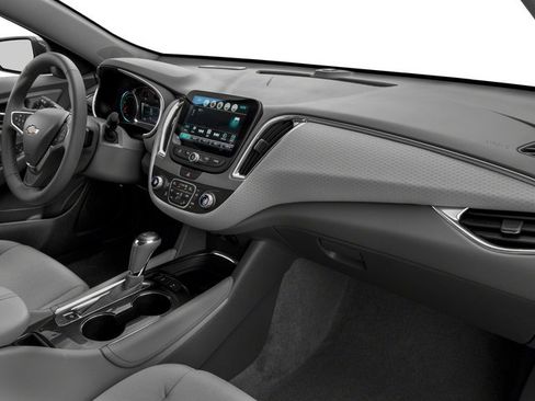 Used 2018 Chevrolet Malibu Hybrid w/ Driver Confidence Package FWD image 19