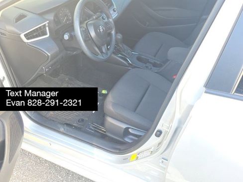 Used 2024 Toyota Corolla LE image 5