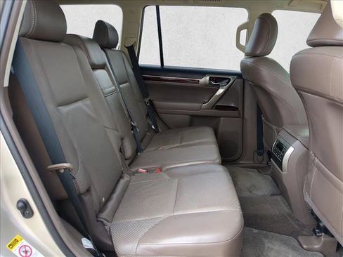 Used 2011 Lexus GX 460 w/ Comfort Plus Pkg image 21