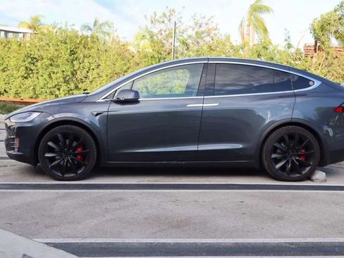Used 2020 Tesla Model X Performance image 8