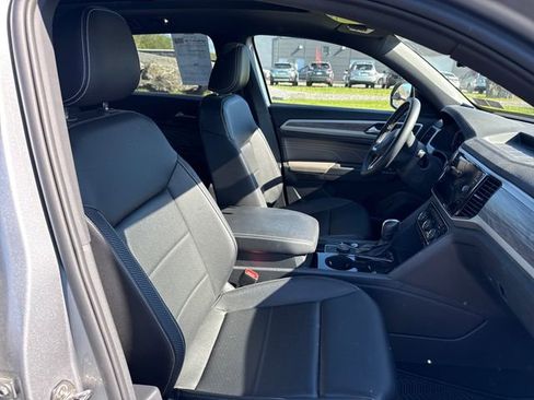 Used 2023 Volkswagen Atlas Cross Sport SE w/ Panoramic Sunroof Package AWD/4WD image 13