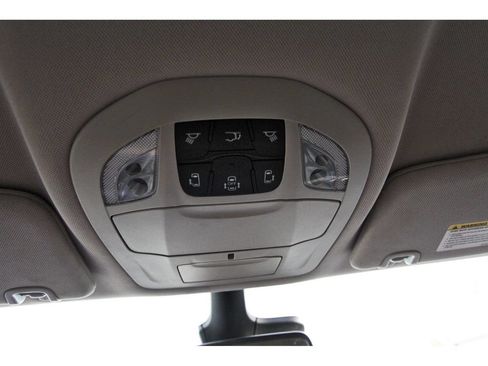Used 2023 Chrysler Pacifica Touring-L FWD image 24