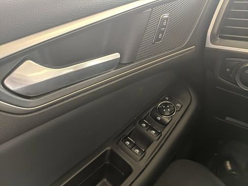 Used 2023 Ford Edge SEL w/ Sport Appearance Package image 24