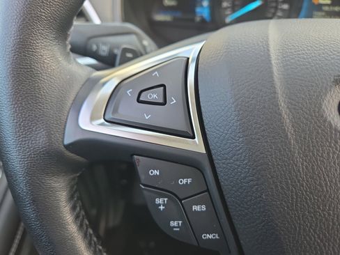 Used 2023 Ford Edge Titanium w/ Class II Trailer Tow Package AWD/4WD image 14