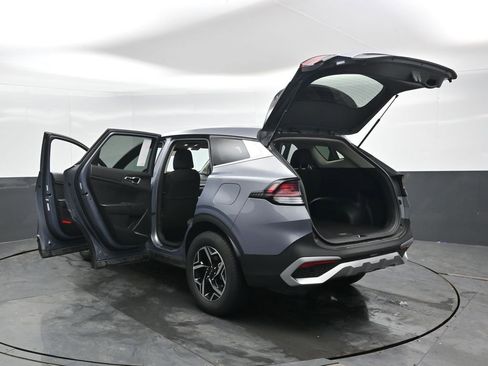 Used 2025 Kia Sportage LX image 49