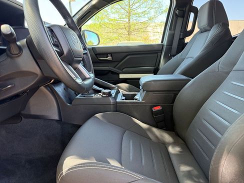 Used 2024 Toyota Tacoma TRD Off-Road image 27