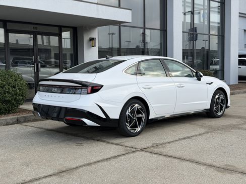 New 2026 Hyundai Sonata SEL FWD image 4