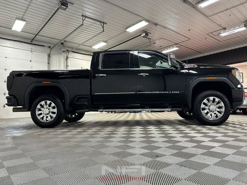 Used 2021 GMC Sierra 3500 Denali w/ Denali Ultimate Package image 17