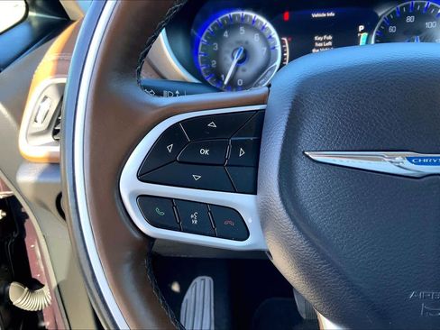 Certified 2019 Chrysler Pacifica Limited image 21