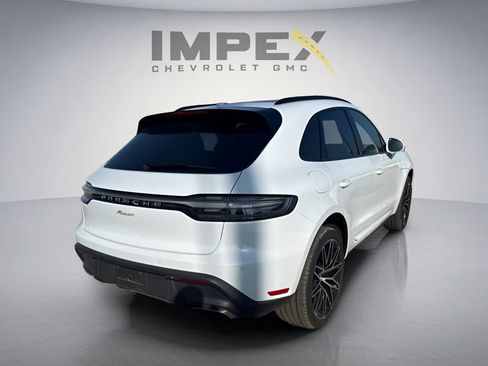 Used 2024 Porsche Macan AWD/4WD image 5