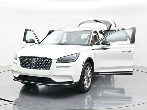 Used 2022 Lincoln Corsair AWD w/ Premium Package image 52