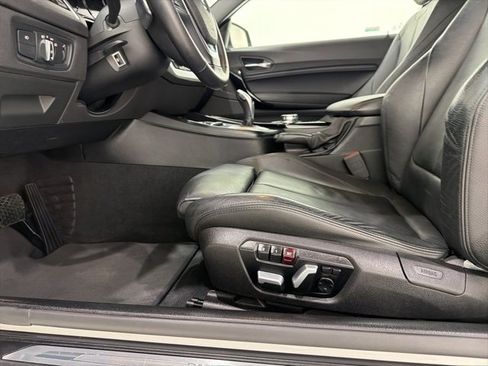 Used 2018 BMW 230i xDrive Convertible image 16