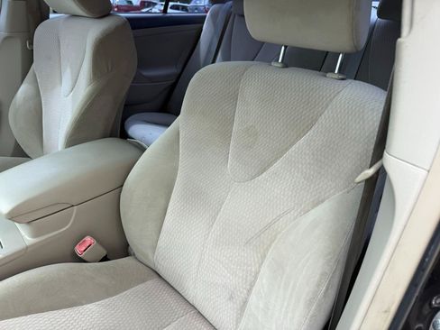 Used 2011 Toyota Camry LE FWD image 23