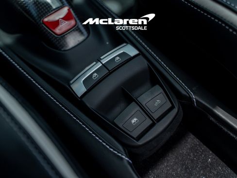 Used 2017 Ferrari 488 Spider RWD image 18