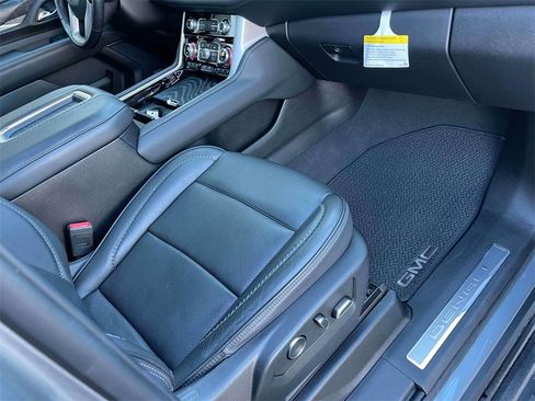 Used 2021 GMC Yukon Denali image 23