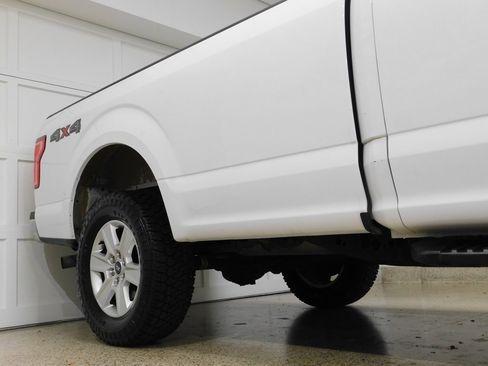 Used 2018 Ford F150 XLT w/ Heavy-Duty Payload Package image 12