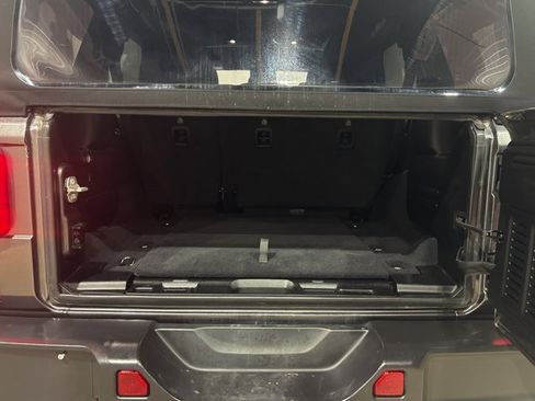 Used 2024 Jeep Wrangler Unlimited Rubicon w/ Convenience Group image 26