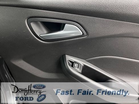 Used 2017 Ford Focus SE image 27