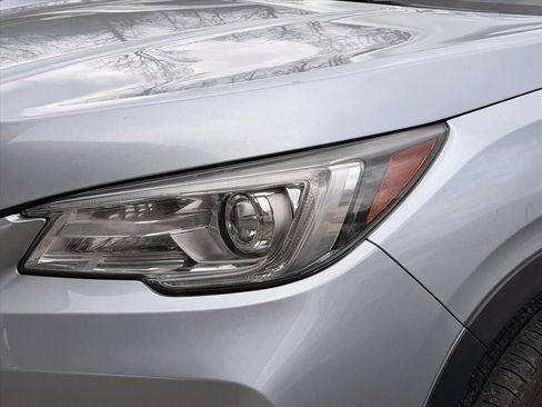 Certified 2021 Subaru Ascent Premium w/ Convenience Package AWD/4WD image 4