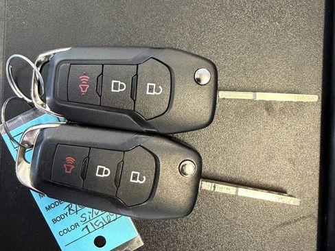 Used 2023 Ford F450 XLT AWD/4WD image 5